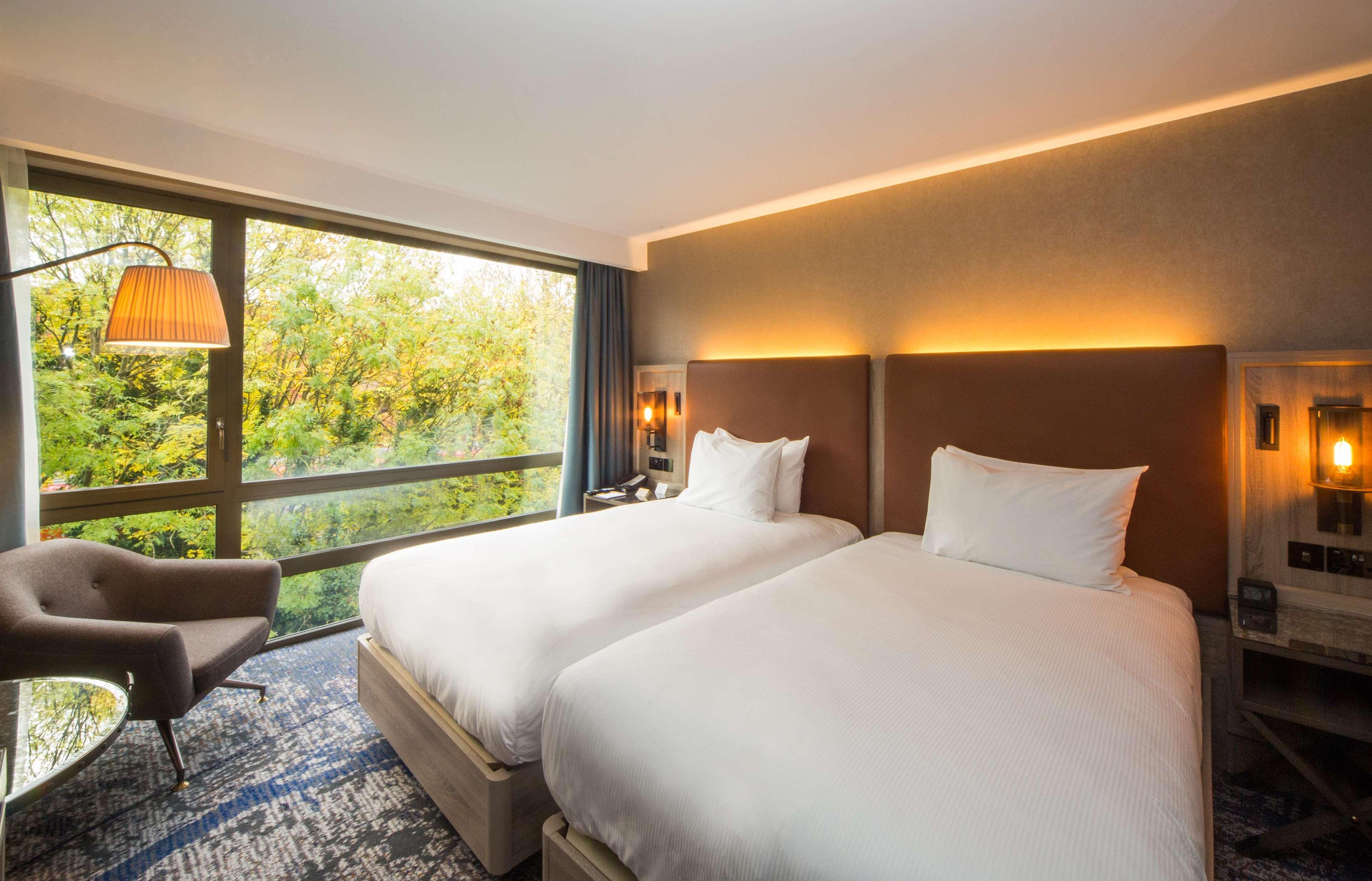 Doubletree By Hilton London Kingston Upon Thames Hotel Kingston upon Thames  Ngoại thất bức ảnh