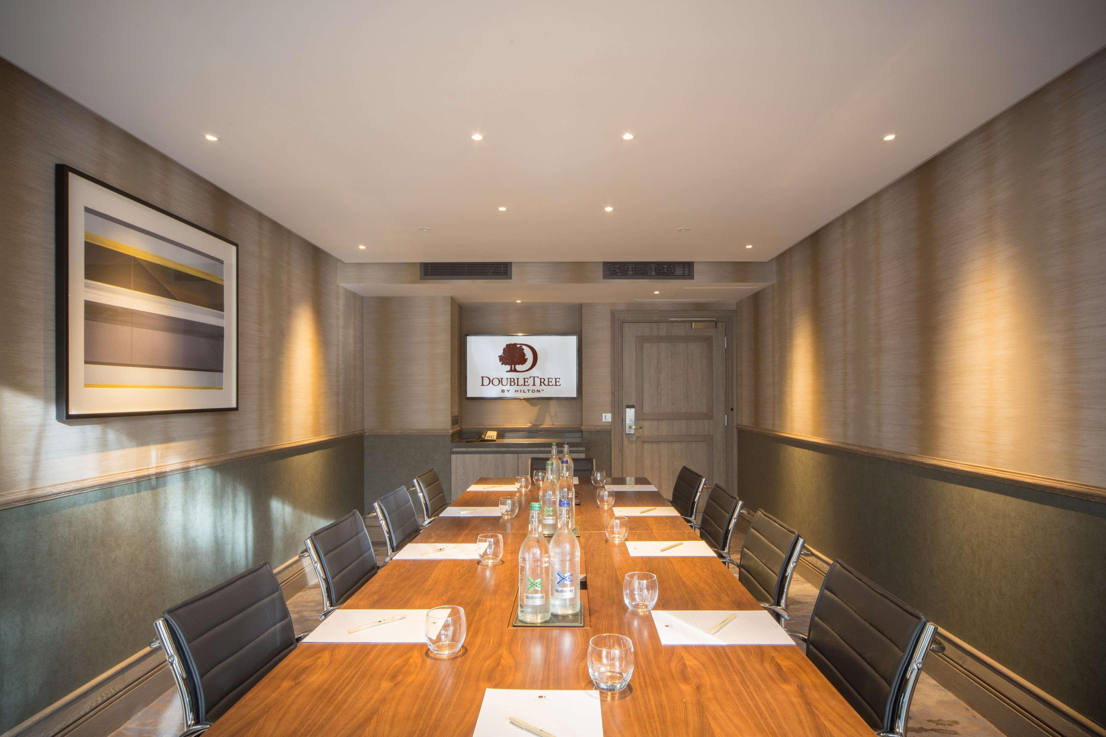 Doubletree By Hilton London Kingston Upon Thames Hotel Kingston upon Thames  Ngoại thất bức ảnh