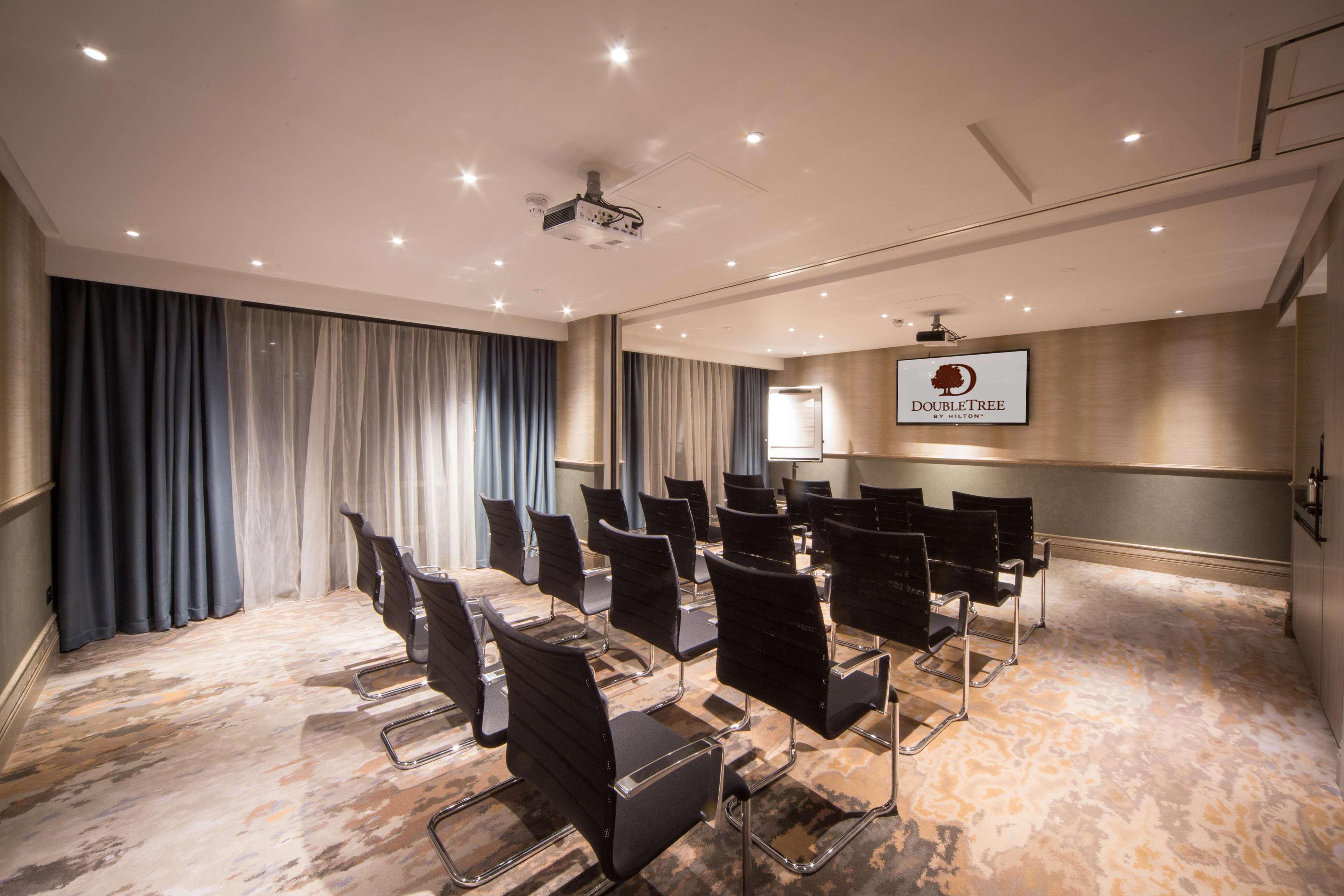 Doubletree By Hilton London Kingston Upon Thames Hotel Kingston upon Thames  Ngoại thất bức ảnh