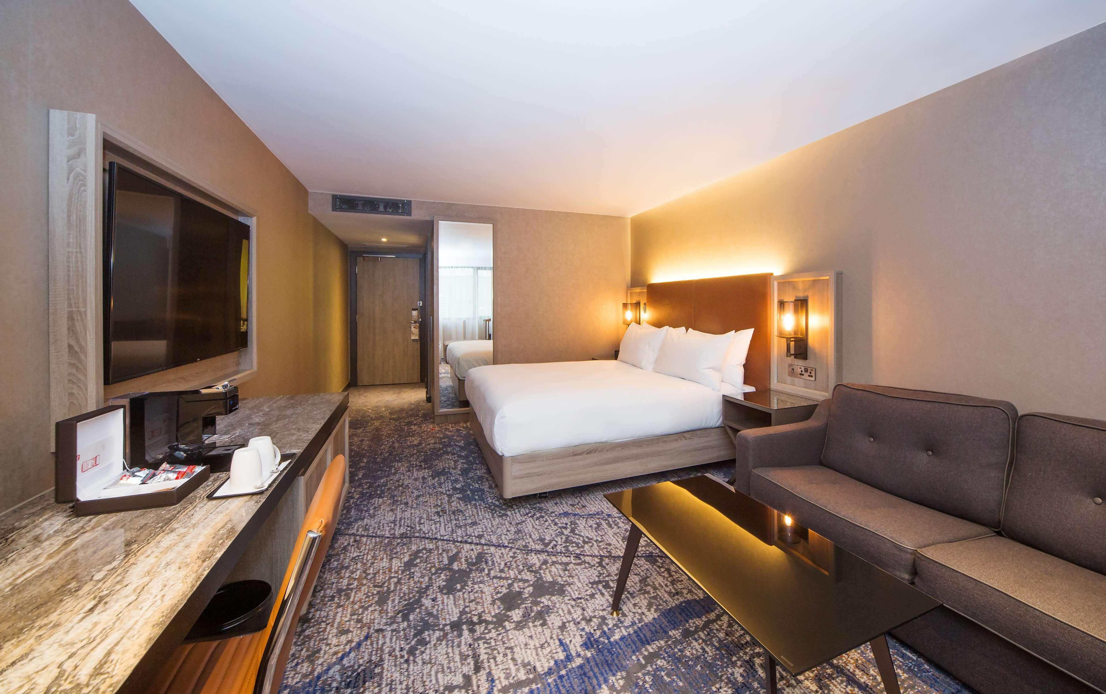 Doubletree By Hilton London Kingston Upon Thames Hotel Kingston upon Thames  Ngoại thất bức ảnh