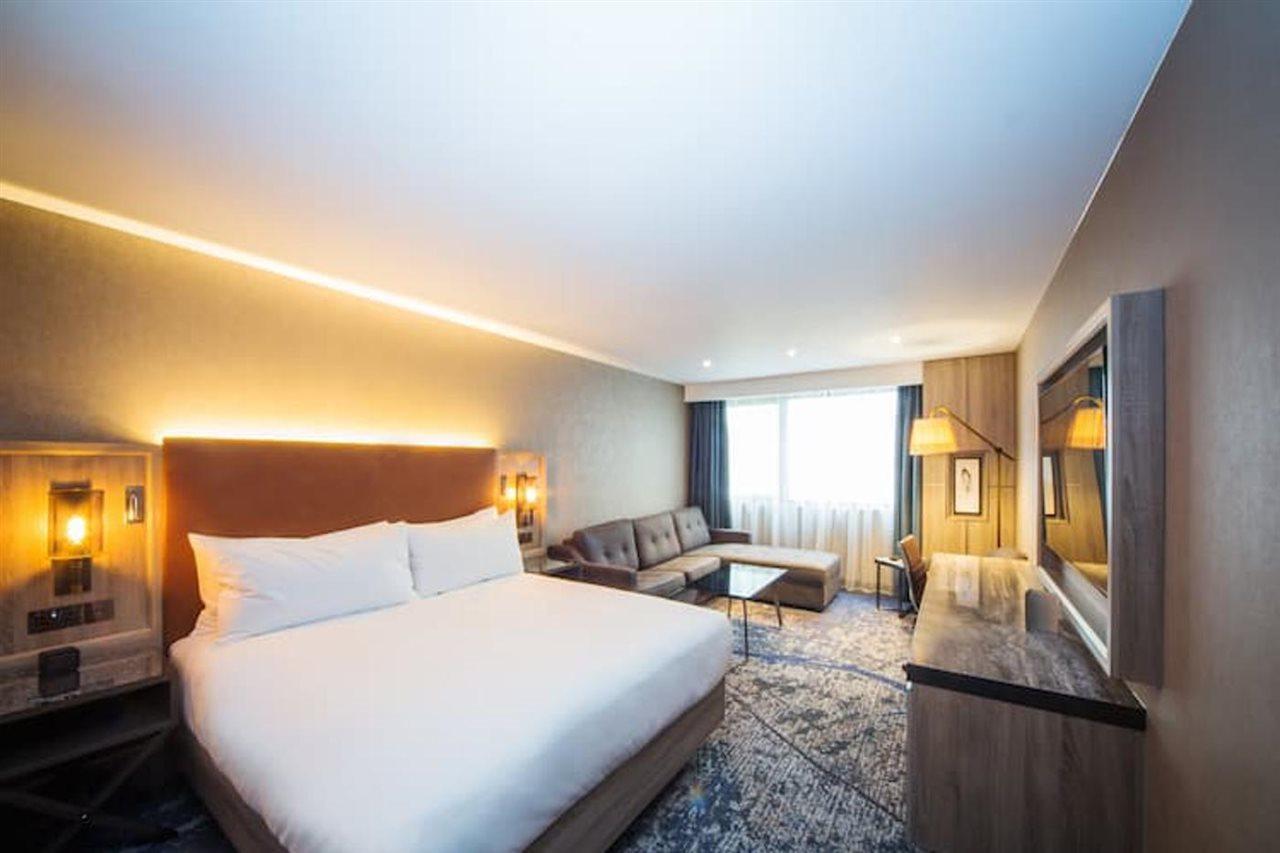 Doubletree By Hilton London Kingston Upon Thames Hotel Kingston upon Thames  Ngoại thất bức ảnh