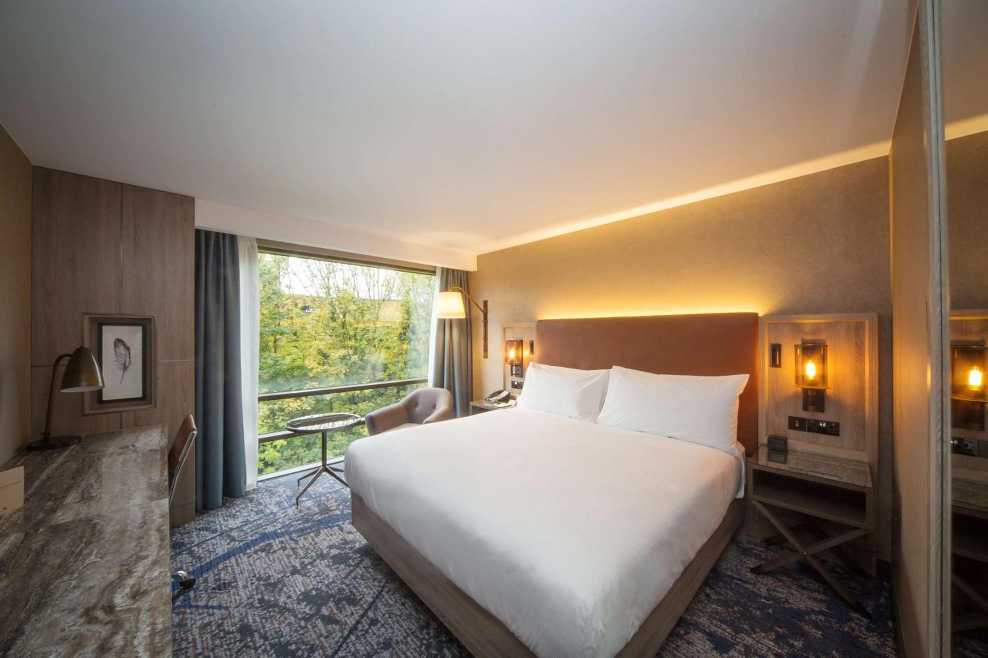 Doubletree By Hilton London Kingston Upon Thames Hotel Kingston upon Thames  Ngoại thất bức ảnh