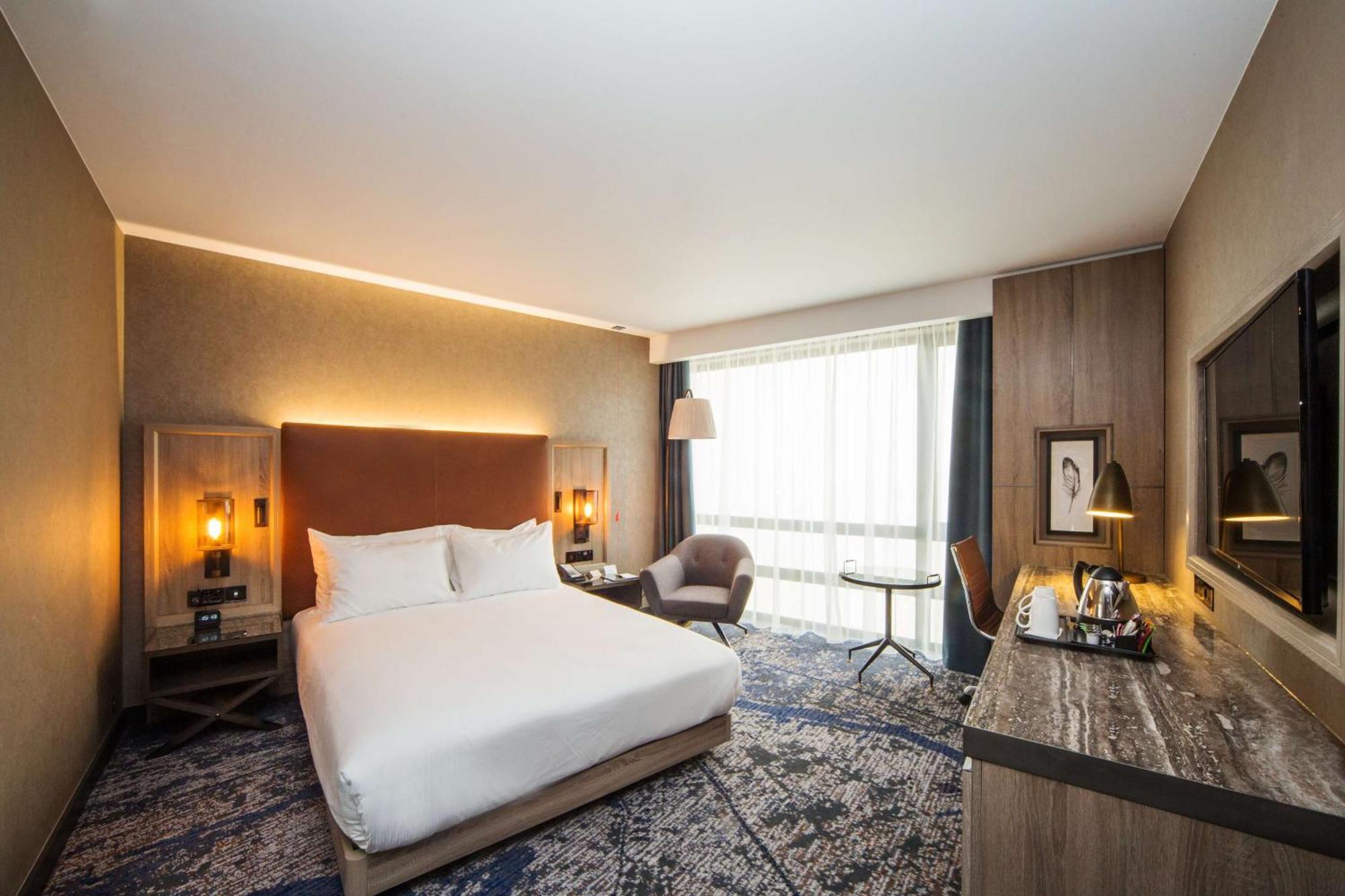 Doubletree By Hilton London Kingston Upon Thames Hotel Kingston upon Thames  Ngoại thất bức ảnh
