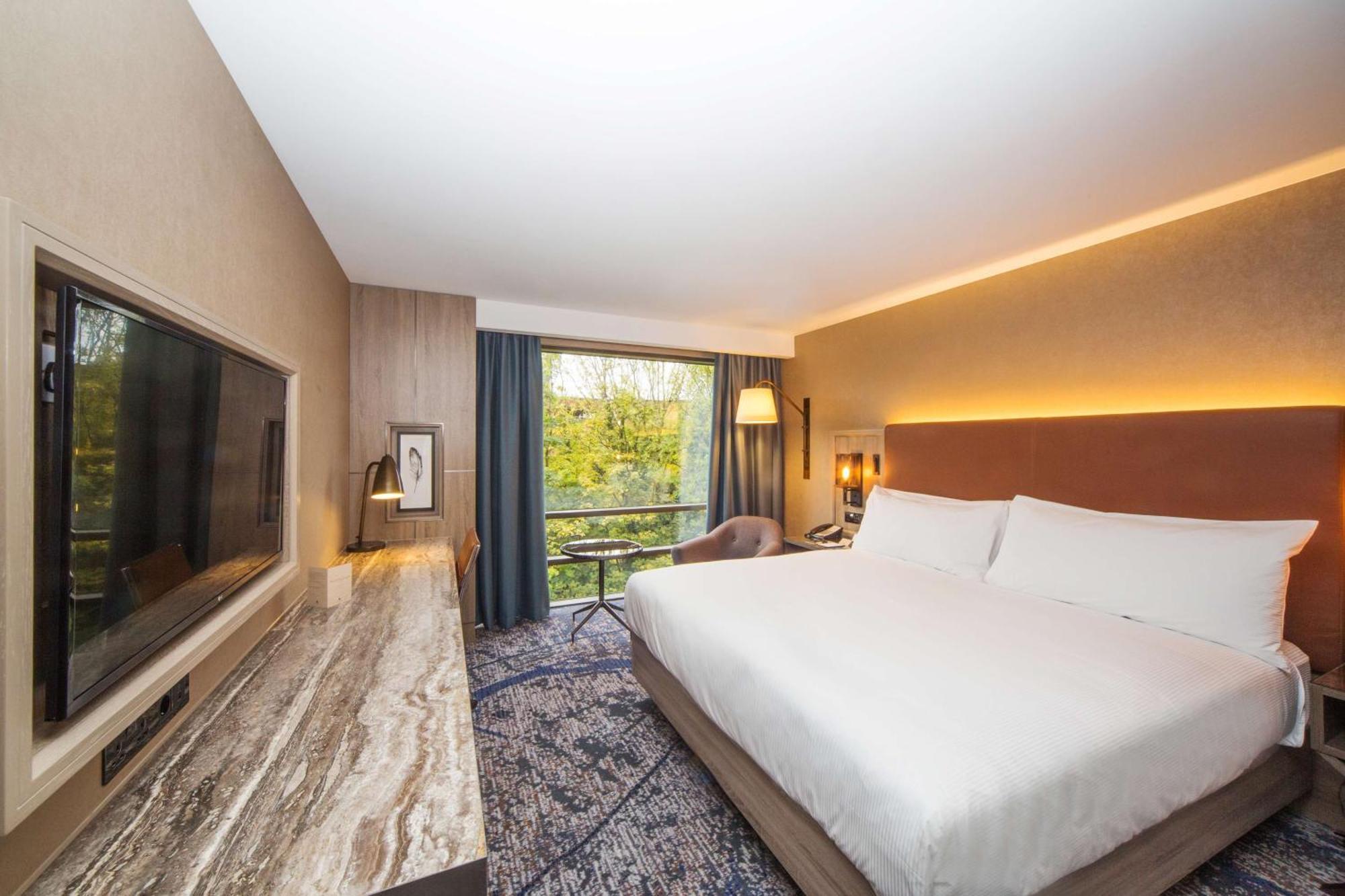 Doubletree By Hilton London Kingston Upon Thames Hotel Kingston upon Thames  Ngoại thất bức ảnh
