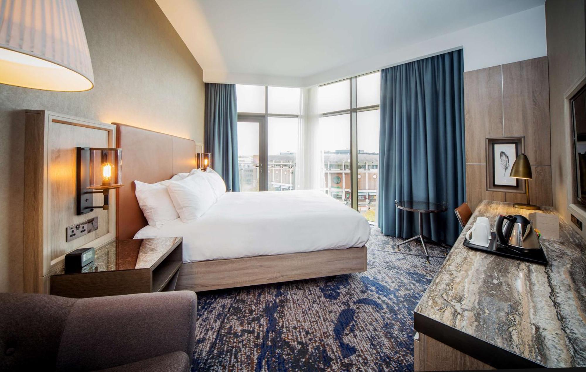 Doubletree By Hilton London Kingston Upon Thames Hotel Kingston upon Thames  Ngoại thất bức ảnh